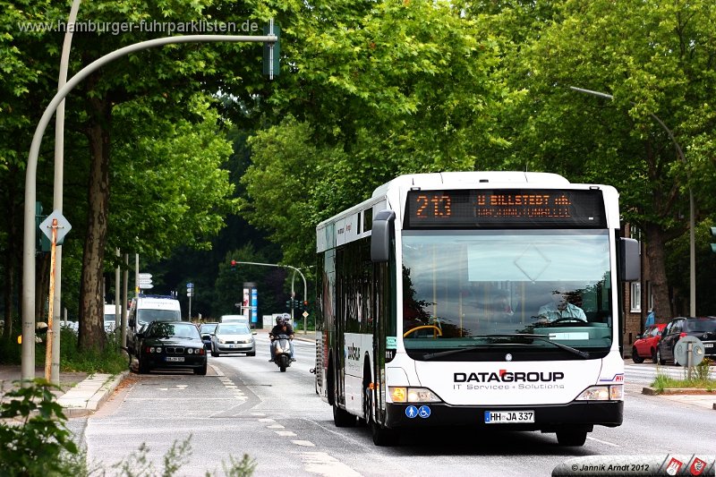 24) 8111 (ex JA 8353) 21,JH,JA.jpg